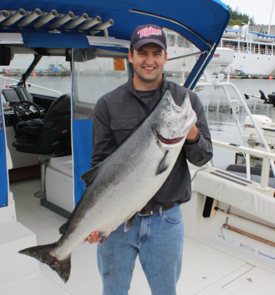 Steve Chamberlain with a 32 lb Tyee August 8, 2008